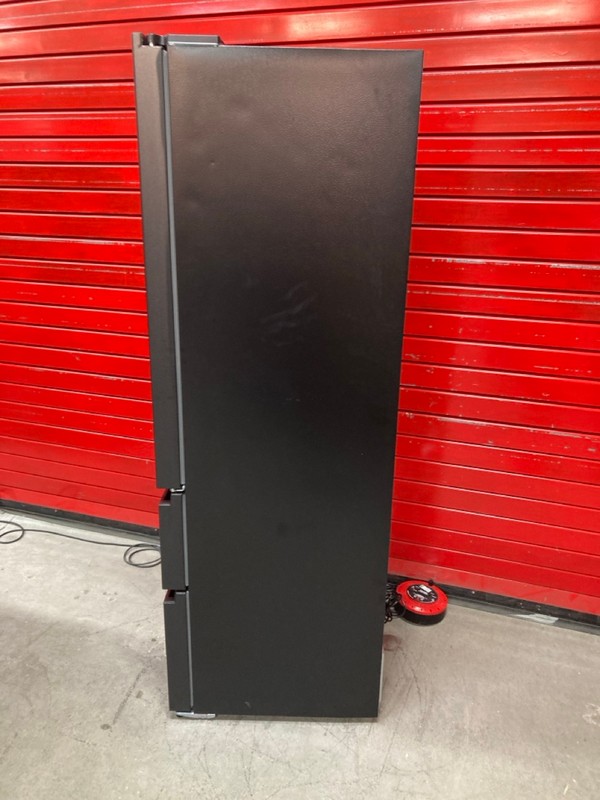 Lot 19  
            Nottingham SR8 - Delivery Or Collection 

                
HISENSE SLIM FRIDGE FREEZER. MODEL: RF632N4WFE. ORIGINAL RRP: £799 - Image 4