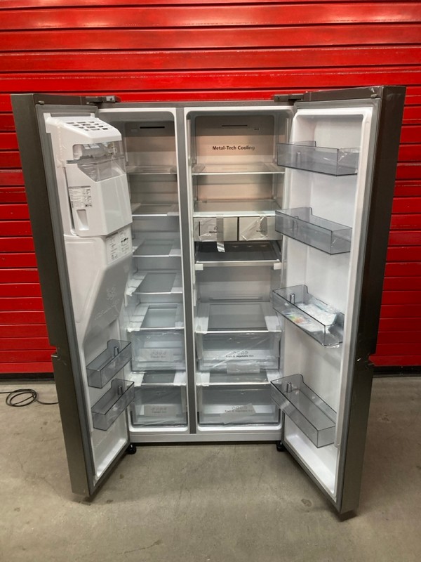 Lot 1  
            Nottingham SR8 - Delivery Or Collection 

                
HISENSE  AMERICAN SMART FRIDGE FREEZER. GREY STAINLESS STEEL. MODEL: RS818N4TIE. ... - Image 2