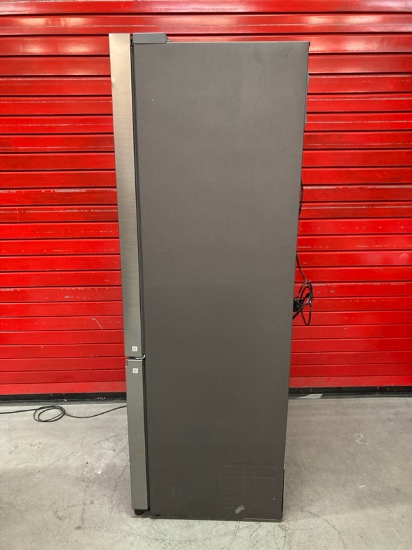 Lot 23  
            Nottingham SR8 - Delivery Or Collection 

                
SAMSUNG SERIES 8 SMART COMBI FRIDGE FREEZER. MODEL: RB53DG703CS9. ORIGINAL RRP: £...