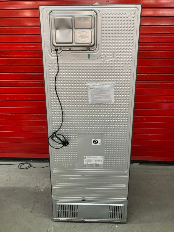 Lot 23  
            Nottingham SR8 - Delivery Or Collection 

                
SAMSUNG SERIES 8 SMART COMBI FRIDGE FREEZER. MODEL: RB53DG703CS9. ORIGINAL RRP: £...