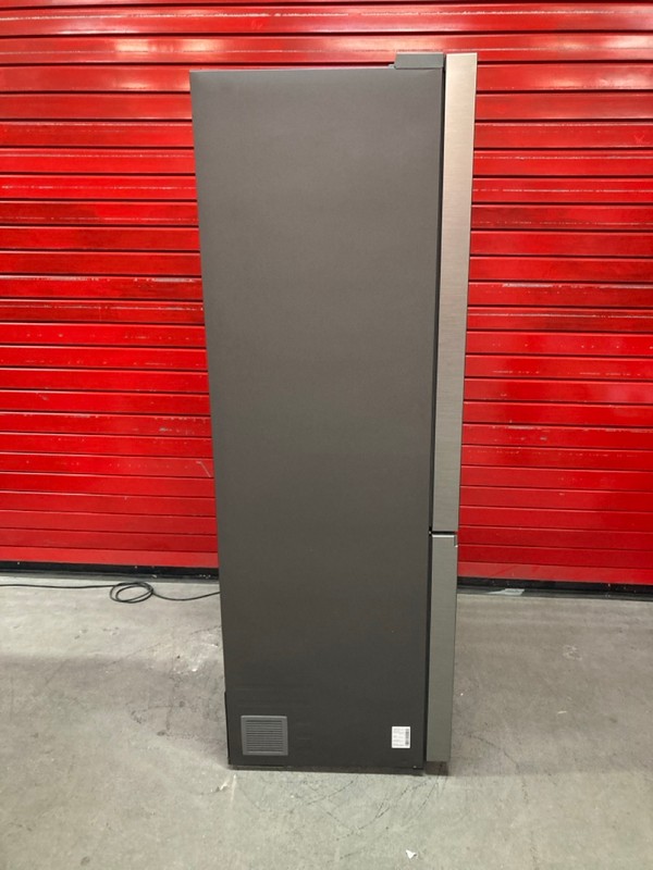 Lot 23  
            Nottingham SR8 - Delivery Or Collection 

                
SAMSUNG SERIES 8 SMART COMBI FRIDGE FREEZER. MODEL: RB53DG703CS9. ORIGINAL RRP: £...