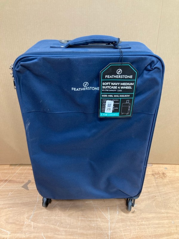 Lot 28  
            Nottingham SR8 - Delivery Or Collection 

                
FEATHERSTONE MEDIUM SUITCASE