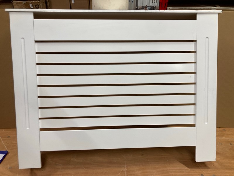 Lot 32  
            Nottingham SR8 - Delivery Or Collection 

                
RADIATOR COVER - MEDIUM