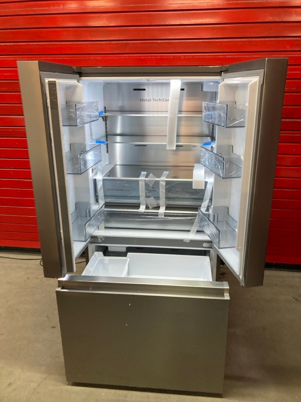 Lot 3  
            Nottingham SR8 - Delivery Or Collection 

                
HISENSE SMART FRIDGE FREEZER. STAINLESS STEEL. MODEL: RF815N4SESE. ORIGINAL RRP: ... - Image 2