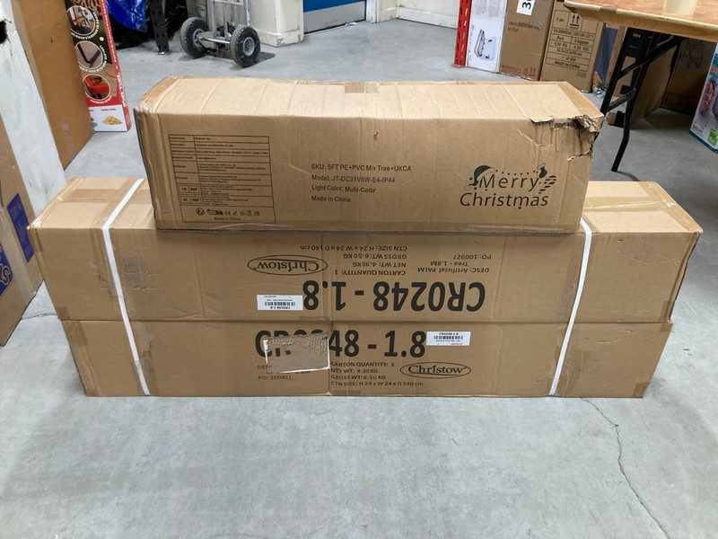 Lot 48  
            Nottingham SR8 - Delivery Or Collection 

                
3 X VARIOUS CHRISTMAS TREES