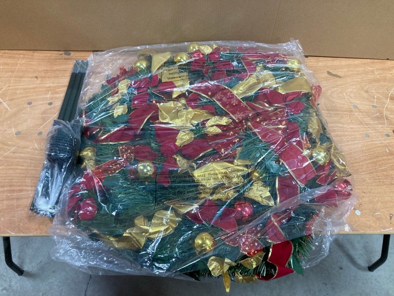 Lot 52  
            Nottingham SR8 - Delivery Or Collection 

                
6FT POP UP CHRISTMAS TREE - Image 2