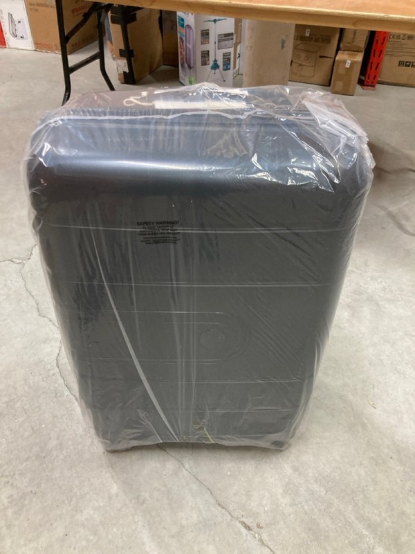 Lot 57  
            Nottingham SR8 - Delivery Or Collection 

                
ARG HARD SHELL SUITCASE