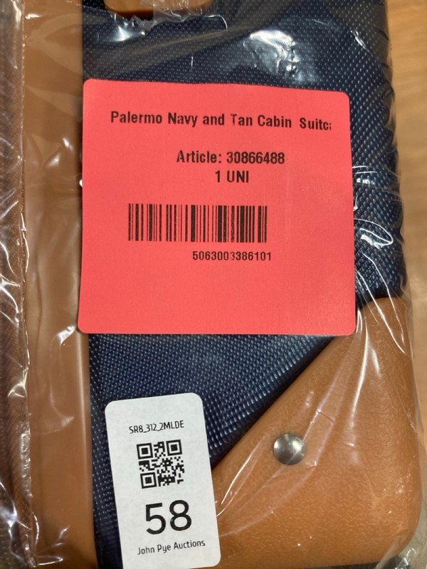 Lot 58  
            Nottingham SR8 - Delivery Or Collection 

                
PALERMO NAVY AND TAN CABIN CASE