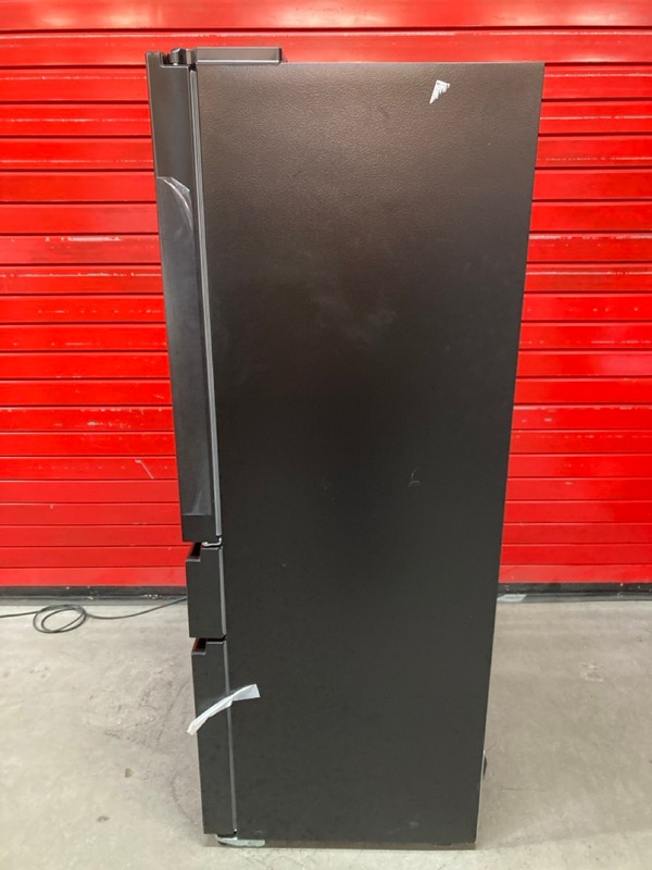 Lot 6  
            Nottingham SR8 - Delivery Or Collection 

                
HISENSE FRIDGE FREEZER. MODEL: RF540N4WFE. ORIGINAL RRP: £899 - Image 4