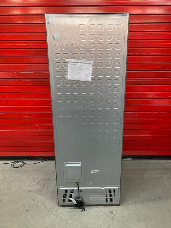 Lot 7  
            Nottingham SR8 - Delivery Or Collection 

                
HISENSE SLIM FRIDGE FREEZER. MODEL: RF632N4WIE. ORIGINAL RRP: £699 - Image 5