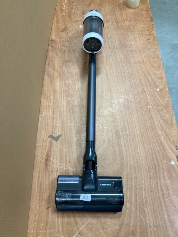 Lot 85  
            Nottingham SR8 - Delivery Or Collection 

                
SAMSUNG PORTABLE STICK VACUUM CLEANER