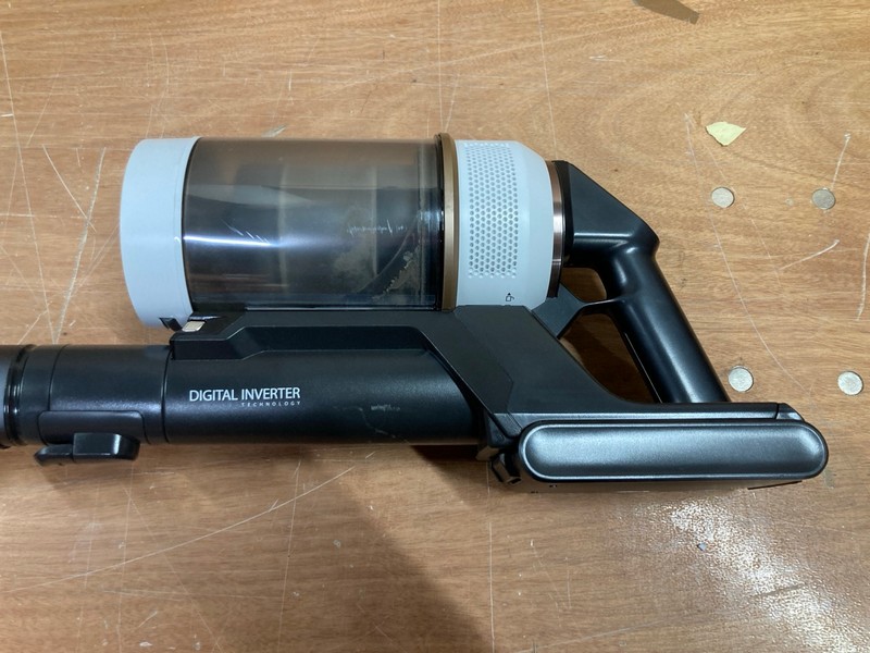 Lot 85  
            Nottingham SR8 - Delivery Or Collection 

                
SAMSUNG PORTABLE STICK VACUUM CLEANER - Image 2