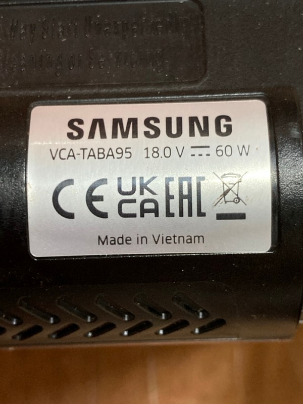 Lot 85  
            Nottingham SR8 - Delivery Or Collection 

                
SAMSUNG PORTABLE STICK VACUUM CLEANER - Image 3