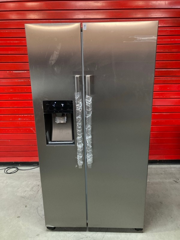 Lot 8  
            Nottingham SR8 - Delivery Or Collection 

                
BOSCH SERIES 6 AMERICAN FRIDGE FREEZER. MODEL: KAD93AIERG. ORIGINAL RRP: £1499