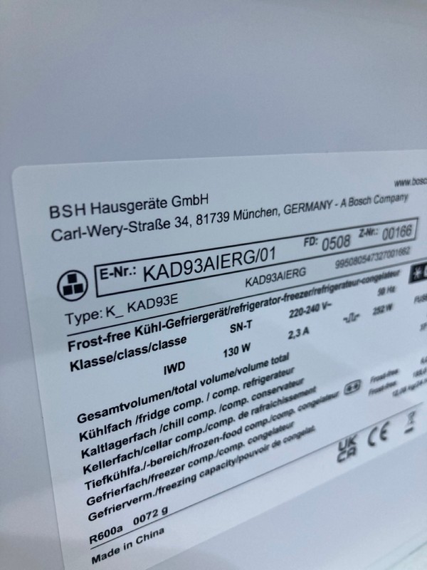 Lot 8  
            Nottingham SR8 - Delivery Or Collection 

                
BOSCH SERIES 6 AMERICAN FRIDGE FREEZER. MODEL: KAD93AIERG. ORIGINAL RRP: £1499