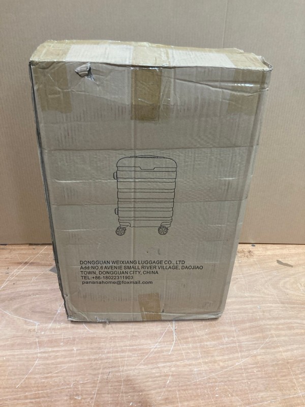 Lot 92  
            Nottingham SR8 - Delivery Or Collection 

                
HARDSHELL SUITCASE