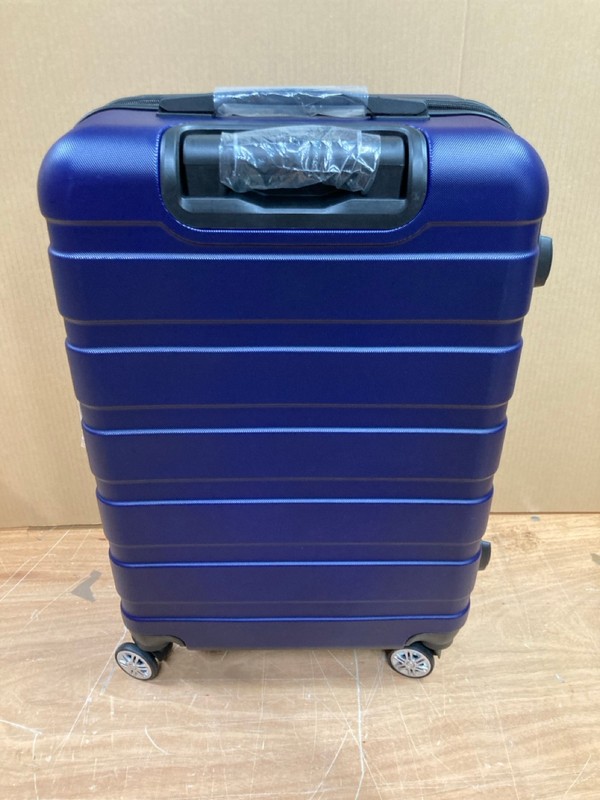 Lot 92  
            Nottingham SR8 - Delivery Or Collection 

                
HARDSHELL SUITCASE