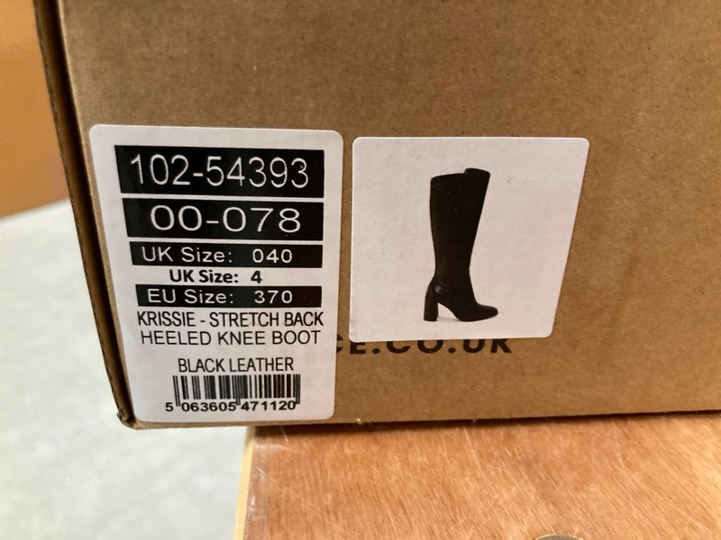 Lot 94  
            Nottingham SR8 - Delivery Or Collection 

                
WOMENS BOOTS UK SIZE 4