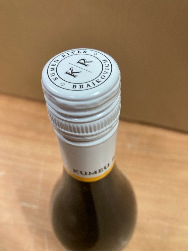 Lot 96  
            Nottingham SR8 - Collection Only 

                
BOX OF KUMEU RIVER CHARDONNAY- 18+ ID REQUIRED  - COLLECTION ONLY