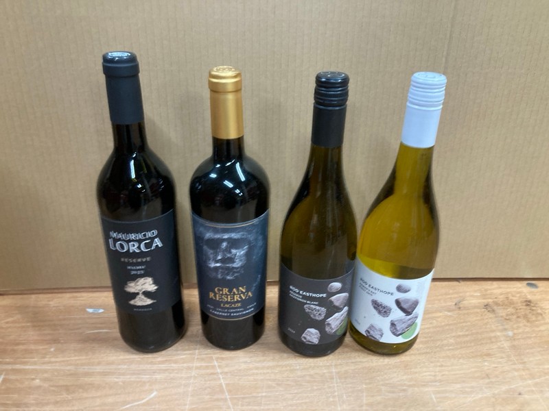 Lot 97  
            Nottingham SR8 - Collection Only 

                
QUANTITY OF WINES TO INCLUDE RIOJA- 18+ ID REQUIRED  - COLLECTION ONLY