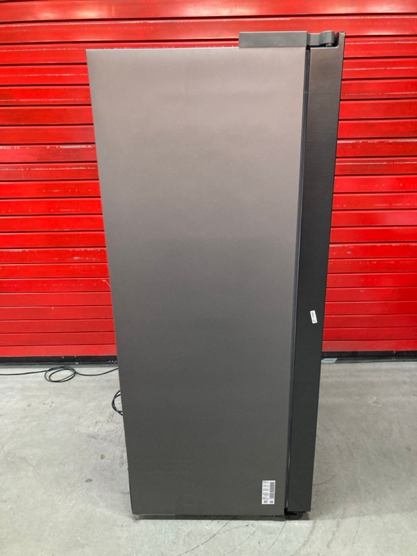 Lot 9  
            Nottingham SR8 - Delivery Or Collection 

                
SAMSUNG BESPOKE AI SERIES 7 AMERICAN FRIDGE FREEZER. MODEL: RS70F66KCF. ORIGINAL ... - Image 6