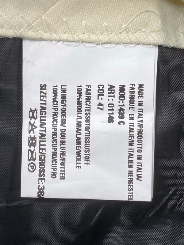 Lot 104  
            Nottingham Prem - Delivery Only 

                
PAUL SMITH MENS TROUSER. SIZE 38 MADE FROM 100% WOOL