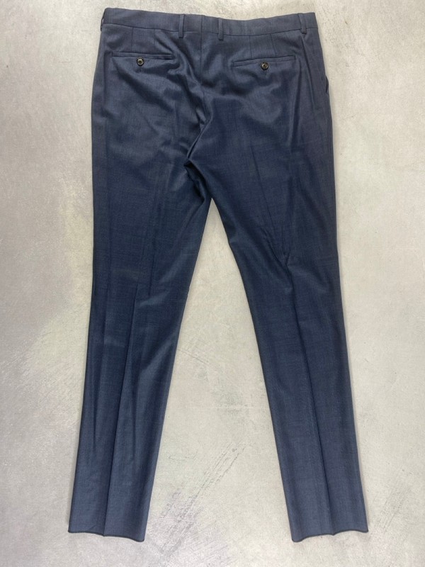 Lot 105  
            Nottingham Prem - Delivery Only 

                
PAUL SMITH MENS TROUSER. SIZE 42 MADE FROM 100% WOOL