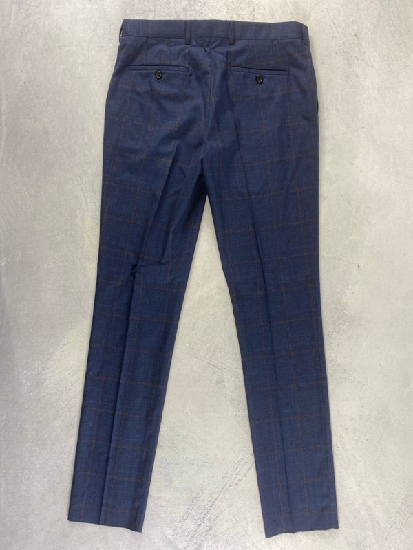 Lot 109  
            Nottingham Prem - Delivery Only 

                
PAUL SMITH MENS TROUSER. SIZE 38