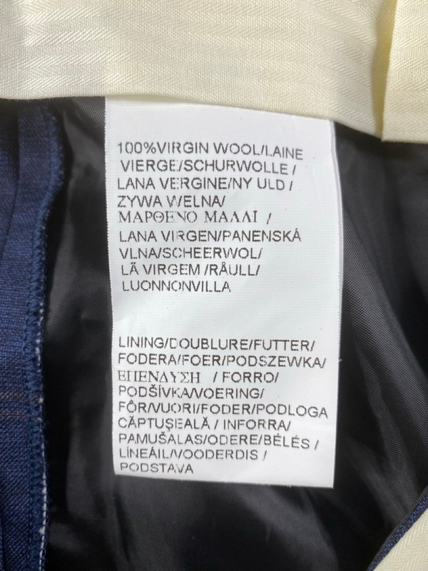 Lot 109  
            Nottingham Prem - Delivery Only 

                
PAUL SMITH MENS TROUSER. SIZE 38