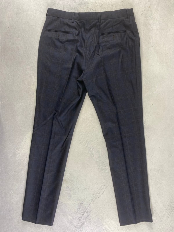 Lot 110  
            Nottingham Prem - Delivery Only 

                
PAUL SMITH MENS TROUSER. SIZE 36 MADE FROM 100% COTTON - Image 2