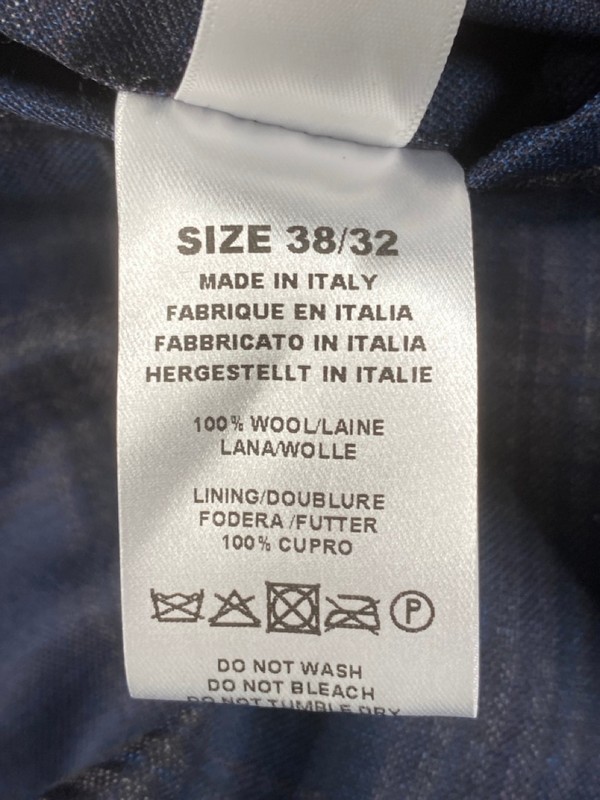 Lot 111  
            Nottingham Prem - Delivery Only 

                
PAUL SMITH MENS TROUSER. SIZE 38/32 MADE FROM 100% WOOL