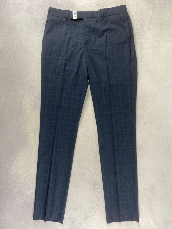 Lot 116  
            Nottingham Prem - Delivery Only 

                
PAUL SMITH MENS TROUSER. SIZE R38 MADE FROM 100% WOOL