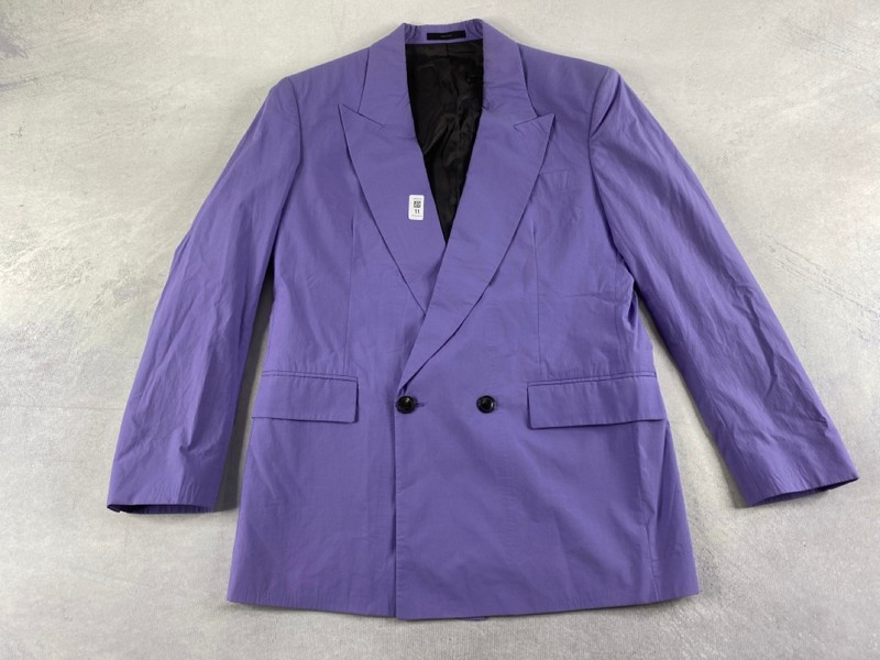 Lot 11  
            Nottingham Prem - Delivery Only 

                
PAUL SMITH MENS BUTTON JACKET.SIZE 38L MADE FROM 100% COTTON