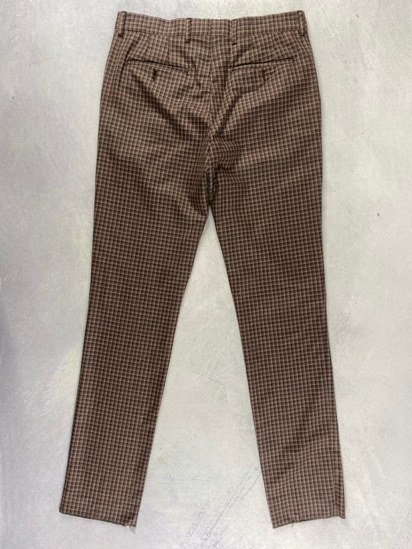 Lot 122  
            Nottingham Prem - Delivery Only 

                
PAUL SMITH MENS TROUSER. SIZE R38 MADE FROM 100% WOOL - Image 2