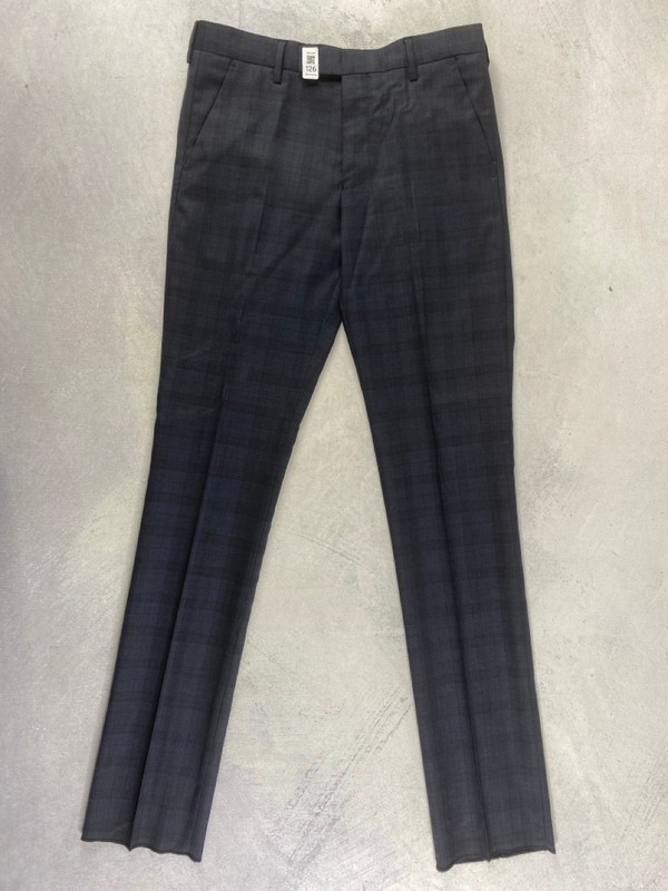 Lot 126  
            Nottingham Prem - Delivery Only 

                
PAUL SMITH MENS TROUSER. SIZE 36/30 MADE FROM 100% WOOL