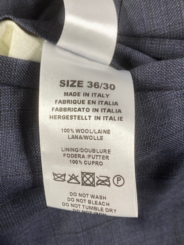 Lot 126  
            Nottingham Prem - Delivery Only 

                
PAUL SMITH MENS TROUSER. SIZE 36/30 MADE FROM 100% WOOL