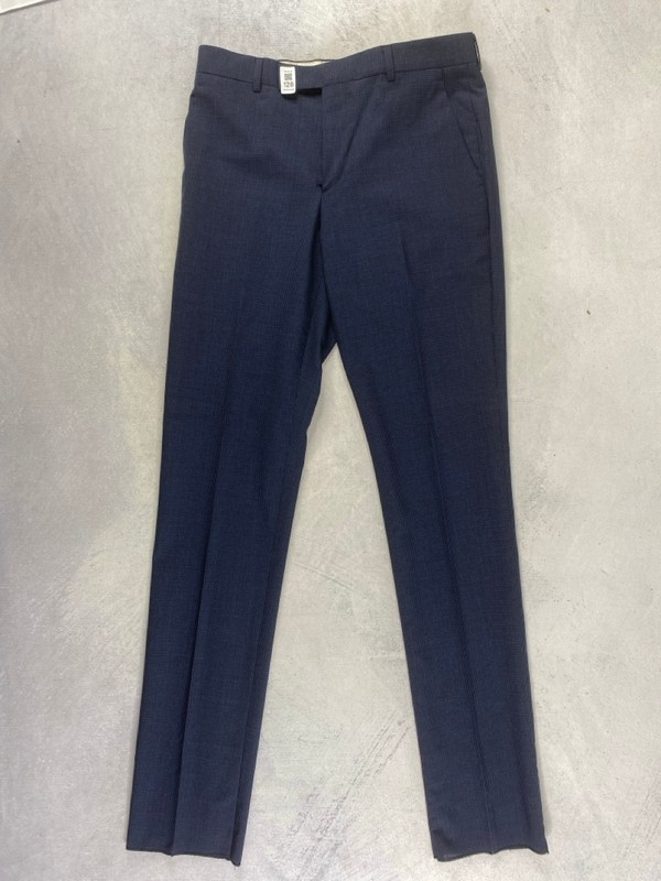 Lot 128  
            Nottingham Prem - Delivery Only 

                
PAUL SMITH MENS TROUSER. SIZE 36/6R