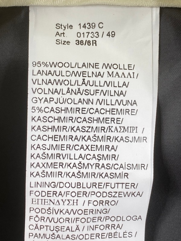 Lot 128  
            Nottingham Prem - Delivery Only 

                
PAUL SMITH MENS TROUSER. SIZE 36/6R