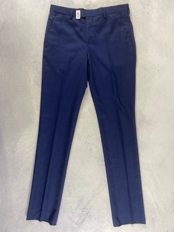 Lot 129  
            Nottingham Prem - Delivery Only 

                
PAUL SMITH MENS TROUSER. SIZE 36 MADE FROM 100% COTTON