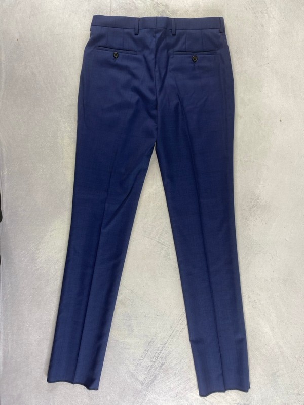 Lot 129  
            Nottingham Prem - Delivery Only 

                
PAUL SMITH MENS TROUSER. SIZE 36 MADE FROM 100% COTTON