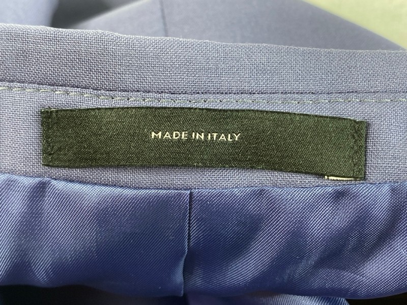 Lot 12  
            Nottingham Prem - Delivery Only 

                
PAUL SMITH MENS BUTTON JACKET.SIZE 40/6R - Image 3