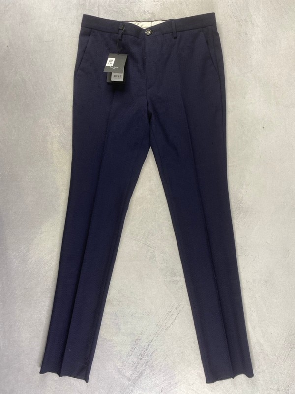 Lot 131  
            Nottingham Prem - Delivery Only 

                
PAUL SMITH MENS TROUSER. SIZE 32 MADE FROM 100% WOOL