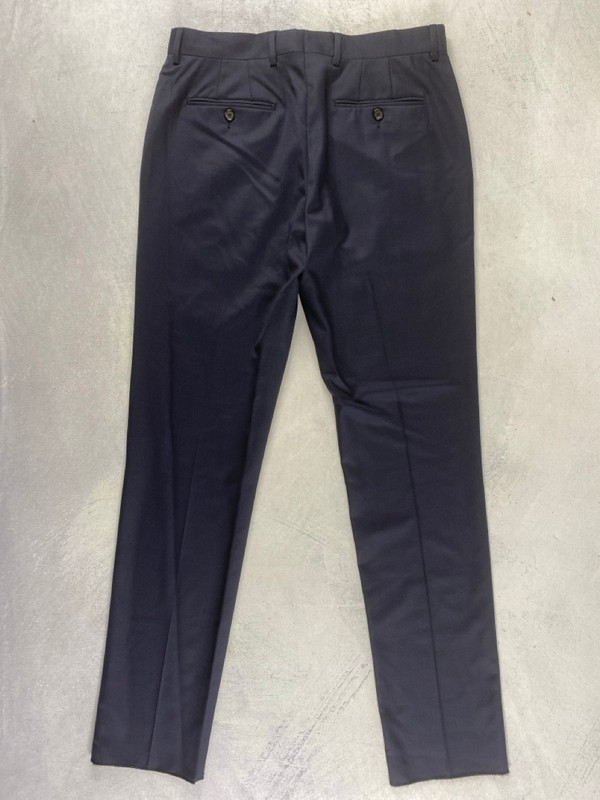 Lot 138  
            Nottingham Prem - Delivery Only 

                
PAUL SMITH MENS TROUSER. SIZE R38 MADE FROM 100% WOOL - Image 2