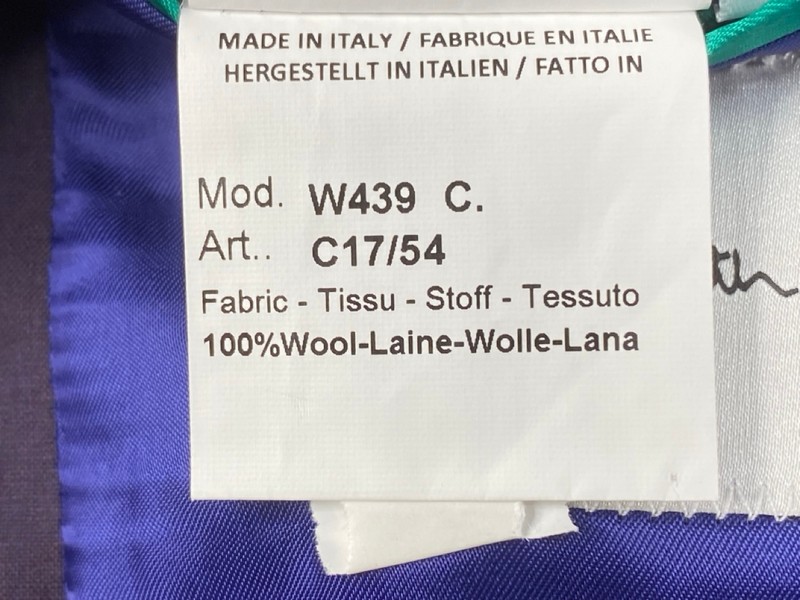 Lot 13  
            Nottingham Prem - Delivery Only 

                
PAUL SMITH MENS BUTTON JACKET-WAISTCOAT.SIZE SOHO FIT