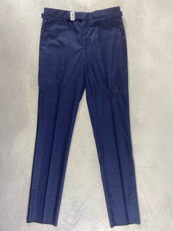 Lot 140  
            Nottingham Prem - Delivery Only 

                
PAUL SMITH MENS TROUSER. SIZE 36/6R