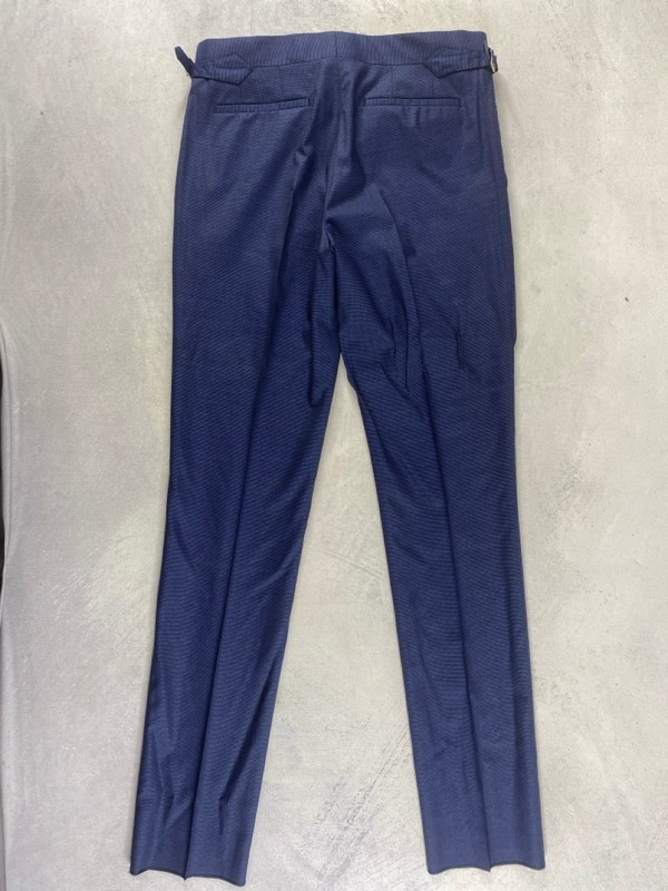 Lot 140  
            Nottingham Prem - Delivery Only 

                
PAUL SMITH MENS TROUSER. SIZE 36/6R