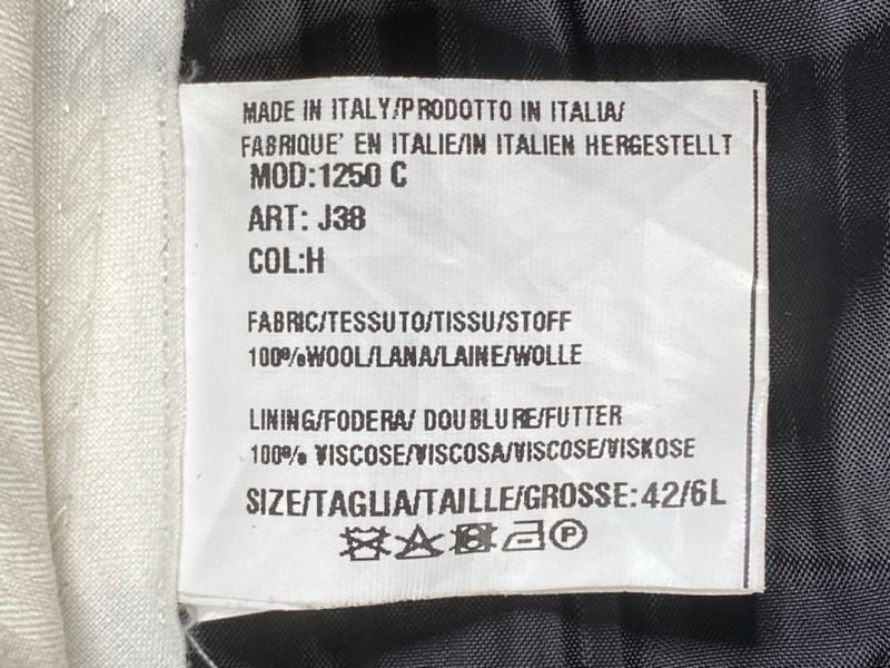 Lot 142  
            Nottingham Prem - Delivery Only 

                
PAUL SMITH MENS TROUSER. SIZE 42/6L  MADE FROM 100% WOOL - Image 4