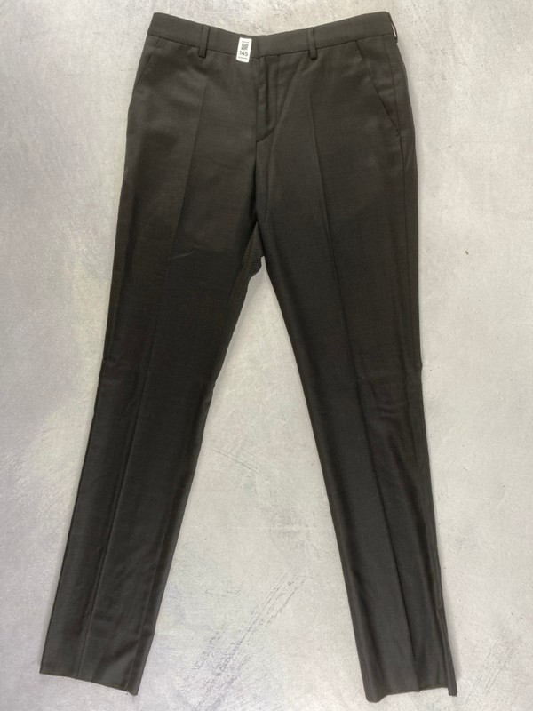 Lot 145  
            Nottingham Prem - Delivery Only 

                
PAUL SMITH MENS TROUSER. SIZE 38/6R MADE FROM 100% WOOL