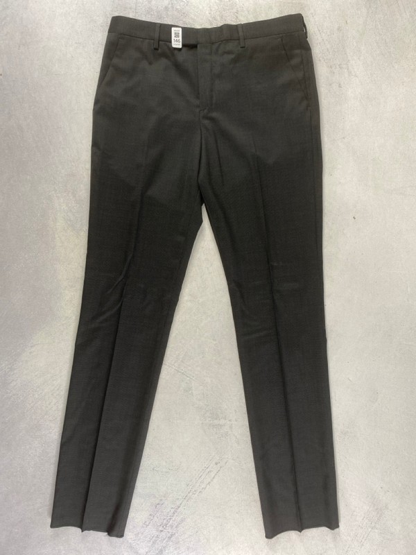 Lot 146  
            Nottingham Prem - Delivery Only 

                
PAUL SMITH MENS TROUSER. SIZE 38/48 MADE FROM 100% WOOL