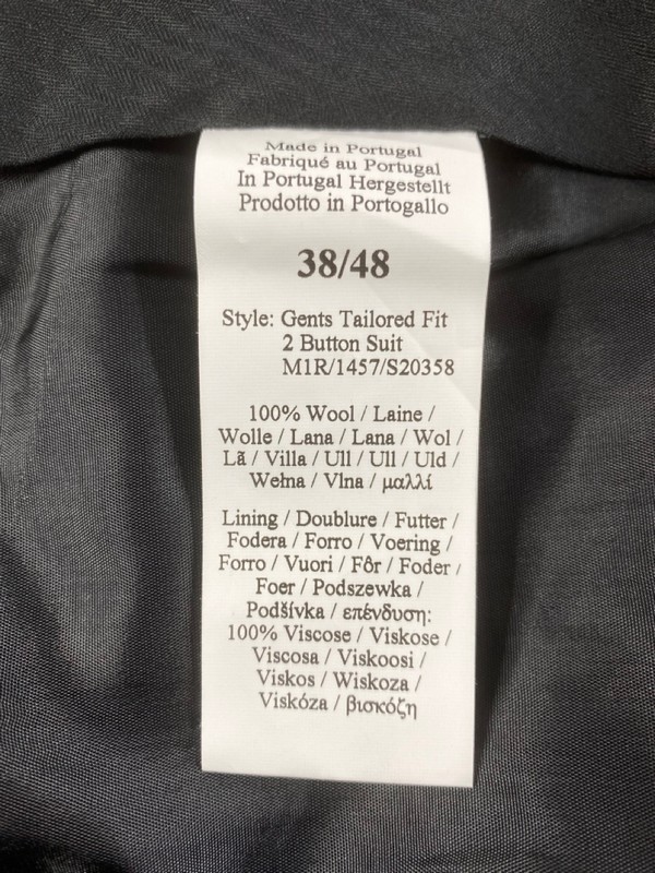 Lot 146  
            Nottingham Prem - Delivery Only 

                
PAUL SMITH MENS TROUSER. SIZE 38/48 MADE FROM 100% WOOL - Image 4